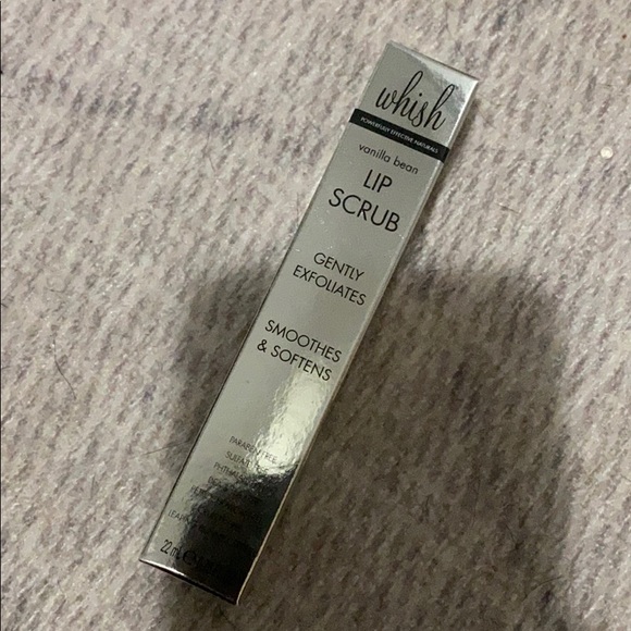 NIB Whish Lip Scrub Vanilla Bean - Picture 2 of 3